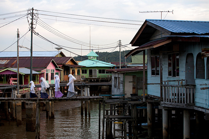 Sultanat de Brunei. Bandar Seri Begawan. Village lacustre.  Pascal Meunier