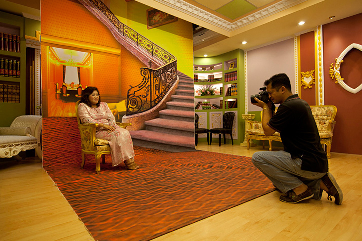 Sultanat de Brunei. Bandar Seri Begawan. Studio photo.  Pascal Meunier