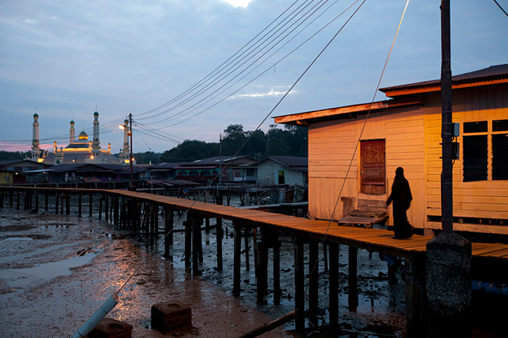 Sultanate of Brunei. Bandar Seri Begawan. Floating village.  Pascal Meunier