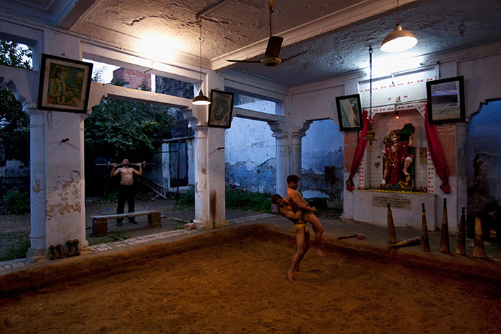 Inde. Lucknow. Kushti. Lutte traditionnelle.  Pascal Meunier