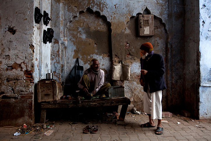 Inde. Lucknow. Porte Hussainabad. Artisan.  Pascal Meunier