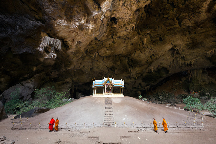 Thailand. The Buddha's caves. At the gates of Nirvana. Wat Tham Phraya Nakhon