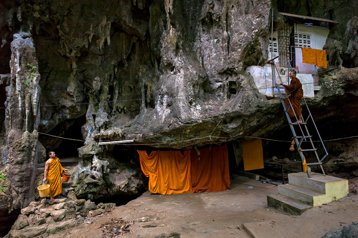Thailand. The Buddha's caves. At the gates of Nirvana. Wat Tham Seua