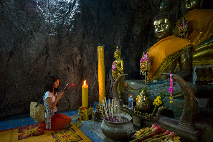 Thailand. The Buddha's caves. At the gates of Nirvana. Wat Tham Sua