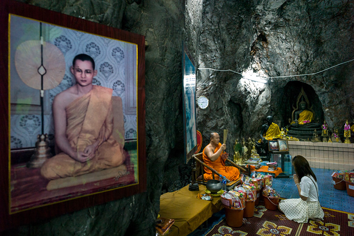 Thailand. The Buddha's caves. At the gates of Nirvana. Wat Tham Sua