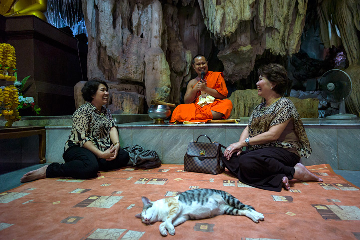 Thailand. The Buddha's caves. At the gates of Nirvana. Wat Tham Puwa