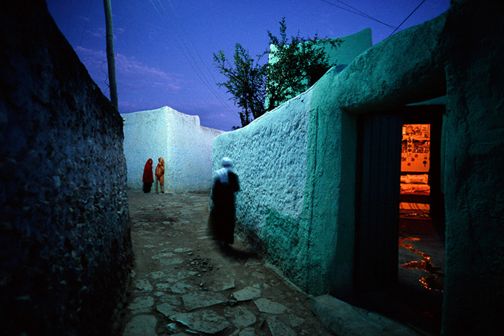 Ethiopia. Harar. Nocturnal confidences