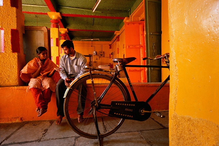 Inde. Hyderabad. Confidences au temple Lakhsmi