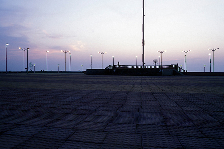 Yemen. Tihamah. Hodeidah. Loneliness. Presidential esplanade
